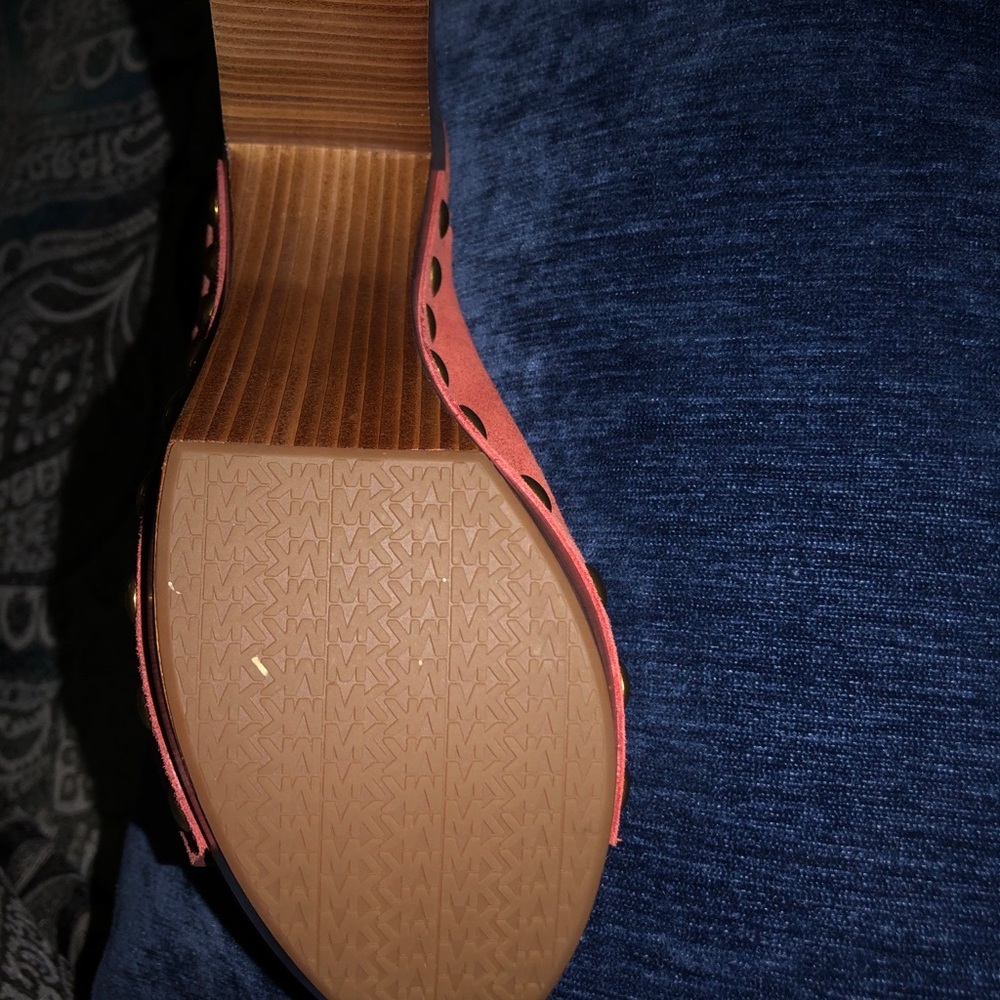 Clogs - Picture 2 of 3